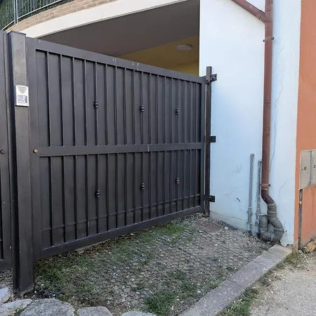 300 Passi Apartament *